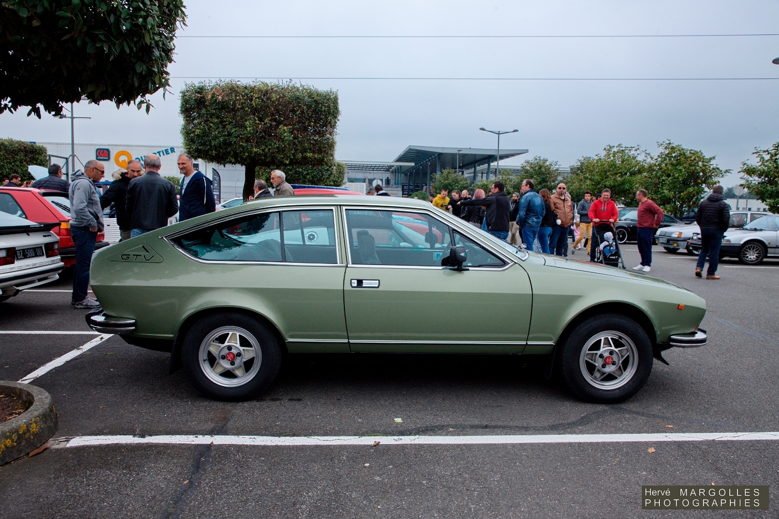 Alfa Romeo GTV-01.jpg